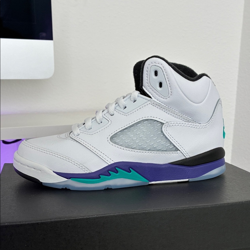 Jordan 5 Retro OG in White and Emerald Green